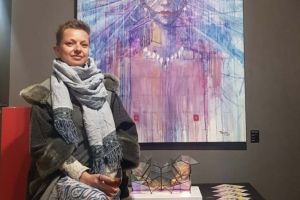 FOTO. „Stillness above Chaos”. Expoziţia Reginei Damian aduce la Timişoara autoportrete despre vindecare şi forţa interioară