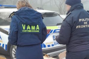 Peste 100 pistoale si aproximativ 60.000 de tigarete, descoperite de inspectorii vamali si politistii de frontiera