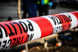 Se conturează IPOTEZA SINUCIDERII în cazul tânărului căzut de pe bloc