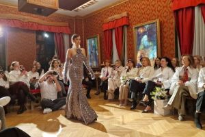 FOTO: Prezentare de modă marca Tudor Halaţiu, la Castelul Máriaffi din Sângeorgiu de Mureş