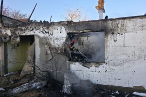 FOTO Necaz pentru o familie din judeţul Botoşani! Casa i-a fost mistuită de flăcări