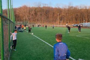 FOTO & VIDEO Versantul de la Pacea luat cu asalt, astăzi, de tinerii amatori de sport