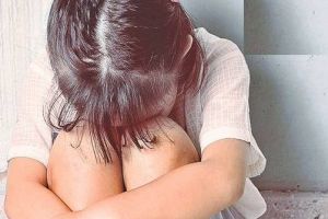 Un tânăr din Botoşani şi-a violat sora de doar 12 ani. Fetiţa avea nişte probleme de sănătate. Individul va ajunge în faţa judecătorilor