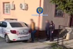 VIDEO: Incendiator reţinut la Cloşani! Metoda folosită de acesta, pentru a pune foc unui imobil
