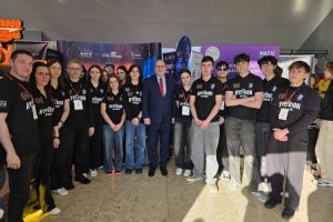 FOTO Tinerii din Botoşani, pe locul 8 înaintea etapei eliminatorii la Competiţia Naţională de Robotică