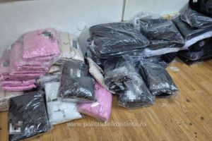 Peste 5.500 de produse suspectate a fi contrafacute, descoperite de politistii de frontiera in Giurgiu, Calarasi si Calafat