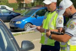 Ghinion pentru un şofer din Satu Mare: în 30 de ani n-a luat nicio amendă, iar acum a fost prins beat la volan când voia să îşi mute maşina
