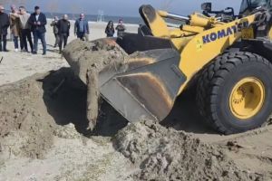 Știri Constanta: Conducta ilegala descoperita pe plaja din Mamaia Nord
