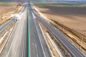 Autostrada A7 Adjud – Bacău: Cum arată lucrările în martie 2026 | Imagini aeriene şi analiza şantierului