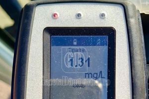 PUCIOASA: La volan cu o alcoolemie de 1,31 mg/l în aerul expirat