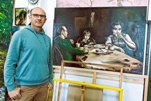 Pictorul reghinean Csupan Eduard ne invită la o cafea cu Charlie Chaplin