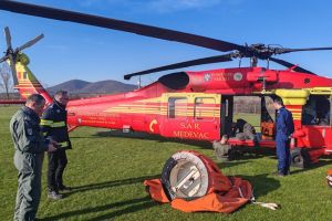 UPDATE. Elicoptere Black Hawk intervin pentru stingerea incendiilor de vegetatie din Maramures si Satu Mare  