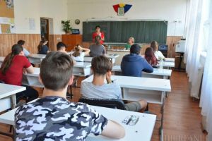 Încep simulările pentru Evaluarea Naţională 2026: aproape 4.900 de elevi de clasa a VIII-a din Bihor intră în testele scrise