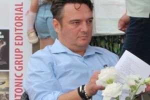 TABLETA  DE  CARTE  ȘI  FILM  –  Marius  MIHĂLĂCHIOIU – Kenshin Rătăcitorul