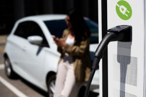Mobilitate verde pe strada Arcasului: Primaria Constanta a autorizat lucrarile pentru alimentarea noilor statii de incarcare auto