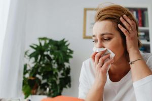 Primăvara aduce şi alergiile. Medicii de la Spitalul Municipal Timişoara explică cum pot fi recunoscute şi controlate simptomele