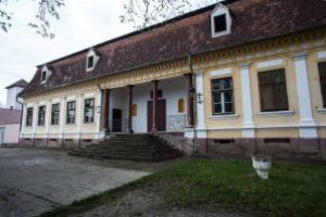 Localnicii au donat animale pentru gopodăria castelului de la Olteni, care va fi reabilitat şi introdus în circuitul turistic