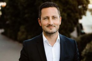 Nicu Ștefănuţă, invitat special la un dialog despre viitorul tinerilor, la Universitatea Politehnica Timişoara