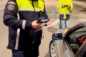 570 de amenzi aplicate de poliţiştii din Olt în weekend. Zeci de şoferi au rămas fără permis