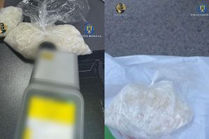 FOTO. Doi tineri din Satu Mare, prinşi în flagrant în timp ce vindeau droguri. Câţi bani au cerut pentru 600 de grame de ,,cristal”