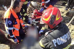 O persoană a decedat după ce a fost prinsă sub un zid prăbuşit, în Sfântu Gheorghe