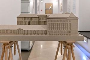 Ultimele zile pentru expoziţia dedicată arhitectului Michael Wolf la Muzeul de Artă. Catalogul expoziţiei va fi lansat la evenimentul de închidere