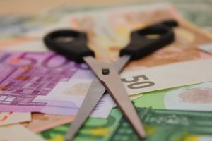 Caravana de Educaţie Financiară ajunge în liceele din Braşov