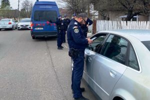 Acţiune a poliţiştilor pe raza a opt comune din Vrancea, soldată cu zeci de sancţiuni contravenţionale