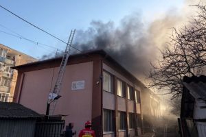Incendiu la un centru de plasament din Aiud, judetul Alba! Mai multi copii, evacuati