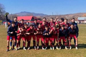 Fotbal/ Liga 4: Oaspeţii, fără milă