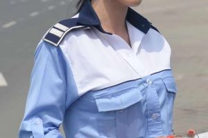 O poliţistă riscă să fie concediată după ce s-a descoperit că făcea videochat după orele de program