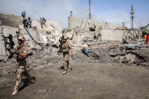 Pakistanul bombardează Kabulul: zeci de civili ucişi şi mii de oameni strămutaţi