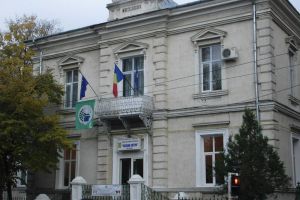 Luptă între firme la licitaţia pentru renovarea energetică de la Liceul Teoretic Grigore Antipa Botoşani. Ce societăţi au depus oferte