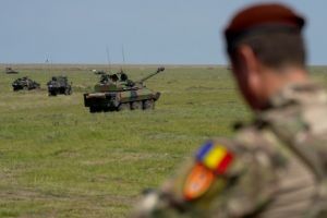 Ce salarii au civilii şi militarii din armată în 2026