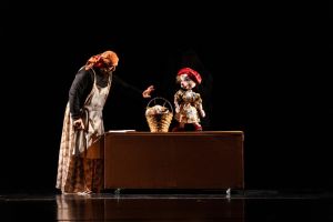 Poveste cu Scufita Rosie se joaca duminica si de la ora 12.00 la Teatrul Calutul de Mare Constanta