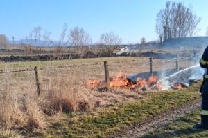 ISU COVASNA: Arderea miriştilor, a resturilor vegetale sau a vegetaţiei uscate este interzisă fără respectarea prevederilor legale