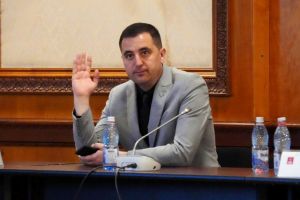 Dezbaterile pe bugetul 2026 continuă în Parlament. Deputatul PNL Dragoş Ciobotaru vorbeşte despre „semne de schimbare” în direcţia economică