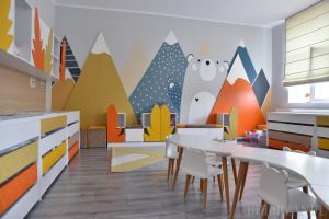 Calendarul înscrierilor la creşe şi grădiniţe: Ministerul Educaţiei a anunţat când trebuie părinţii să completeze cererile