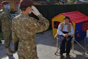 Ajutoare în două tranşe pentru pensionarii militari cu venituri mici