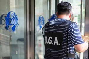 Știri Romania: Agent de politie, trimis in judecata pentru trafic de influenta