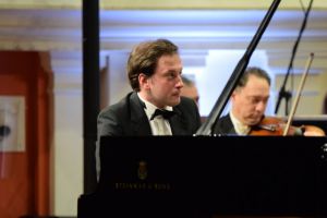 Concerte speciale la Filarmonica Sibiu: dirijor finlandez şi pianist premiat, pe scena Sălii Thalia