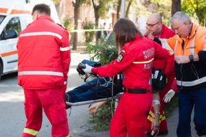 Adolescent cu arsuri după explozia unei butelii într-o casă din Becicherecu Mic