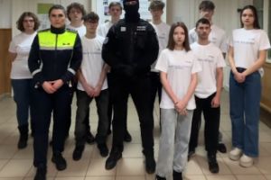 Poliţiştii, alături de elevii Liceului „Grigore Antipa”, împotriva traficului de droguri