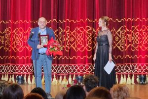 Gorjeanul Sorin Torop, premiat la Gala Naţională a Excelenţei în Asistenţa Socială
