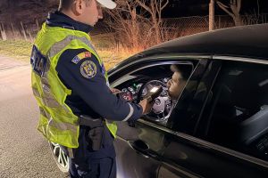 Amenzi în val pe şoselele din Buzău. Telefonul şi centura, principalele abateri