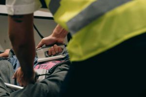 Remorcher scufundat în Portul Midia. Un marinar este resuscitat şi patru persoane au dispărut