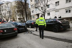 Accident rutier în municipiul Bacău: două persoane rănite, transportate la spital