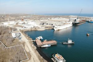 Tragedie în Portul Midia: Un remorcher s-a scufundat, cel puţin un marinar a murit