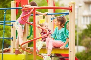 Primăria şi Parohia Ortodoxă din Vărădia îşi dau mâna pentru un proiect dedicat copiilor