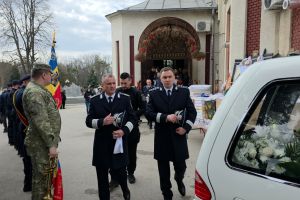 VIDEO Șeful Poliţiei Botoşani, la înmormântarea poliţistului Alexandru Răţoi: Toţi simţim această pierderea ca una personală